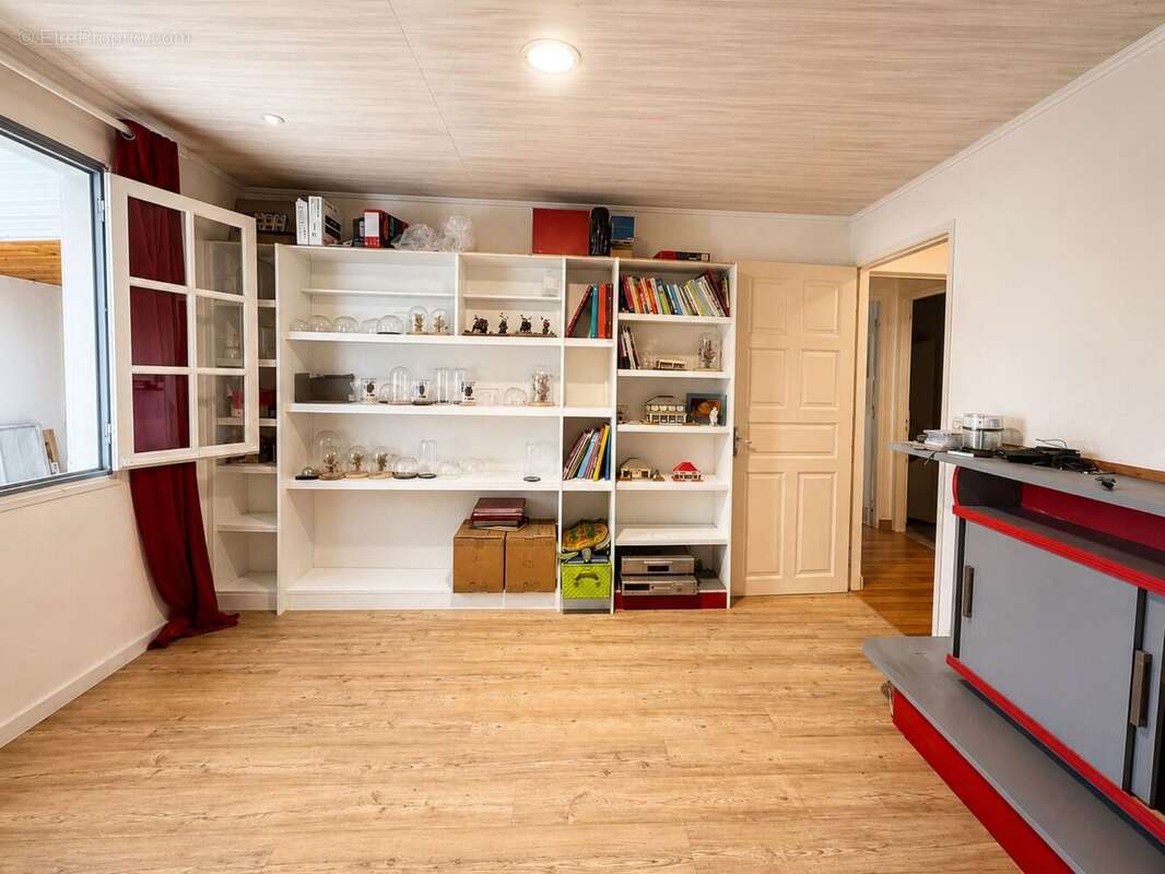 Maison 110 m² à Saint-Denis  - photo 9