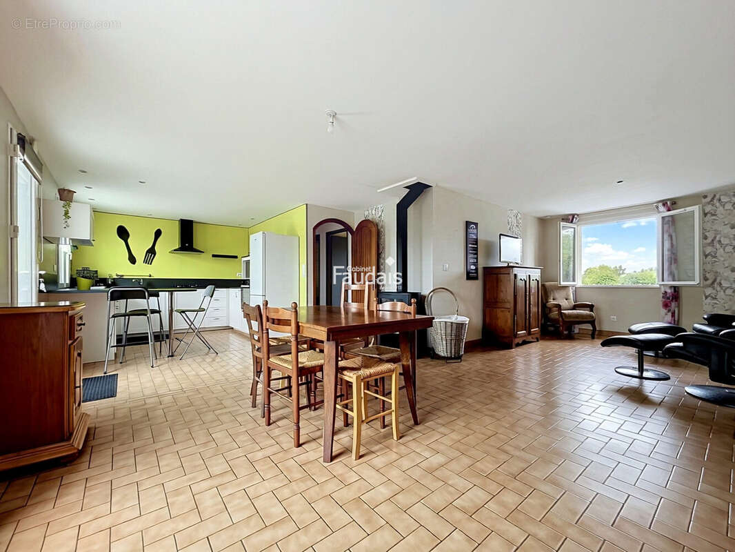 Maison 106 m² à Gouville-Sur-Mer  - photo 3