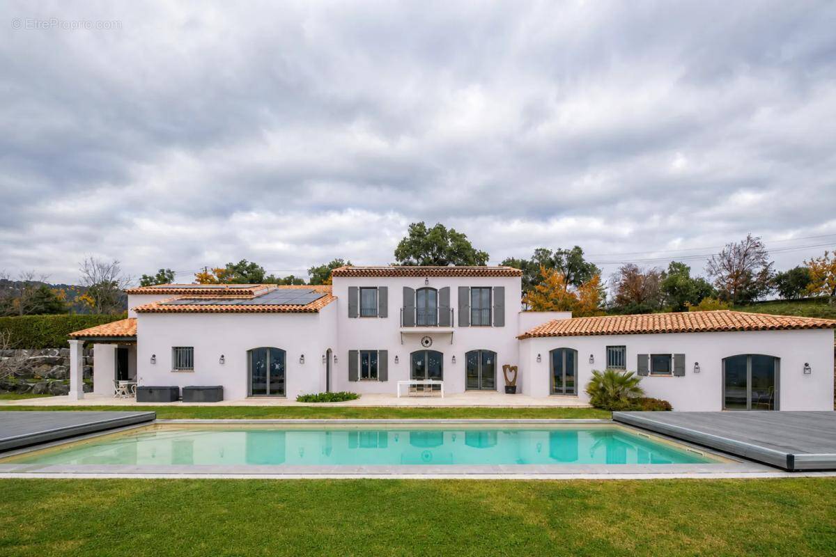Maison à PLAN-DE-LA-TOUR