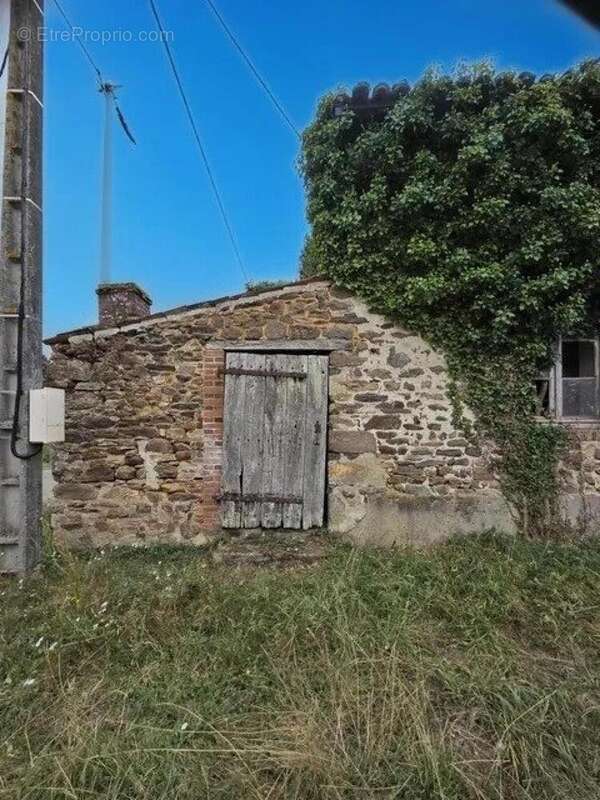 Photo 3 - Maison à BUSSIERE-POITEVINE
