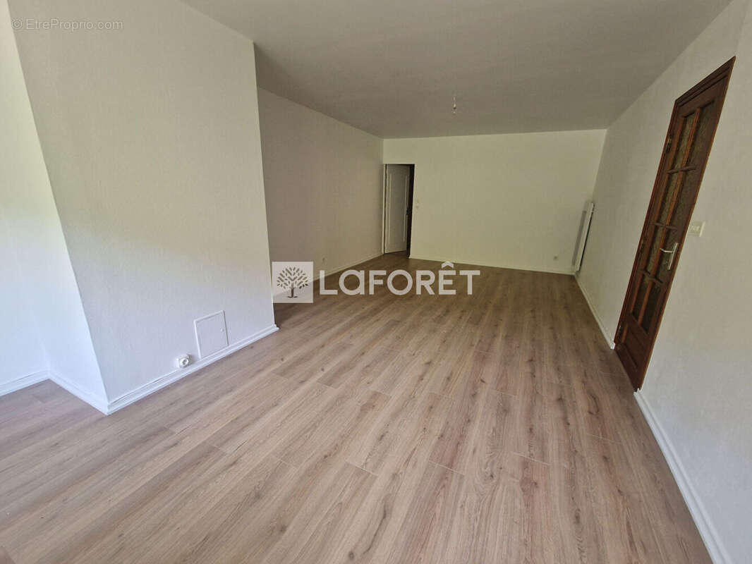 Appartement à SALINS-LES-BAINS