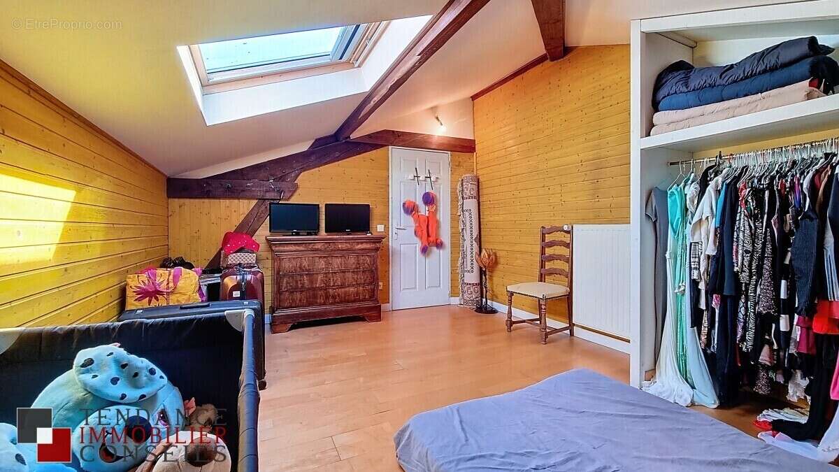 Maison à SAINT-ETIENNE-DES-OULLIERES