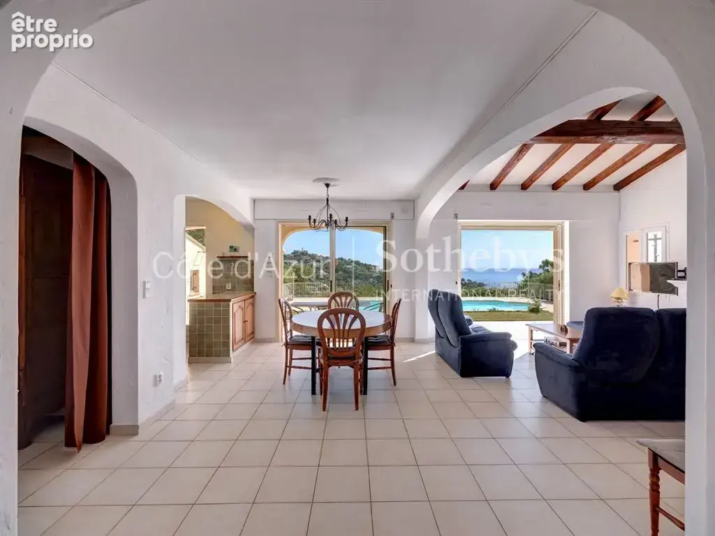 Les Issambres, villa avec vue mer, piscine et potentiel d’extension proche des plages - photo 6