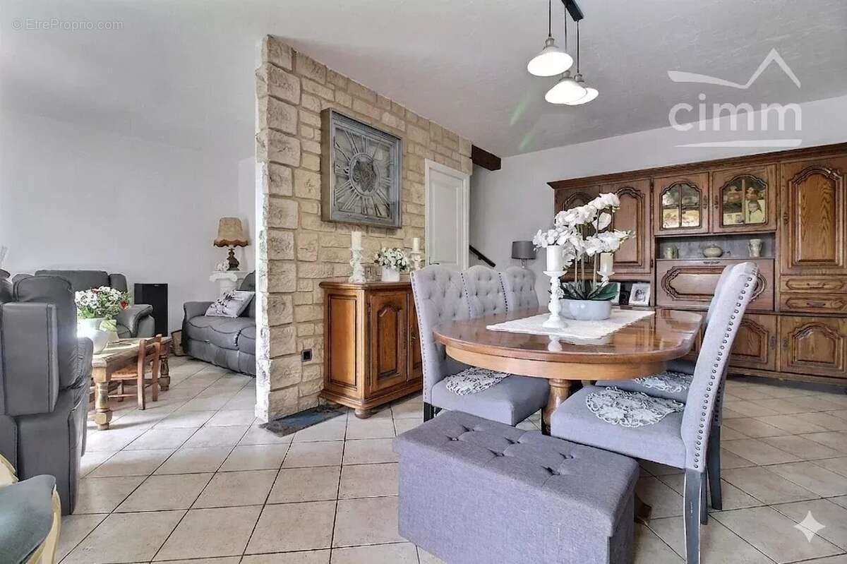 Appartement à CARROS