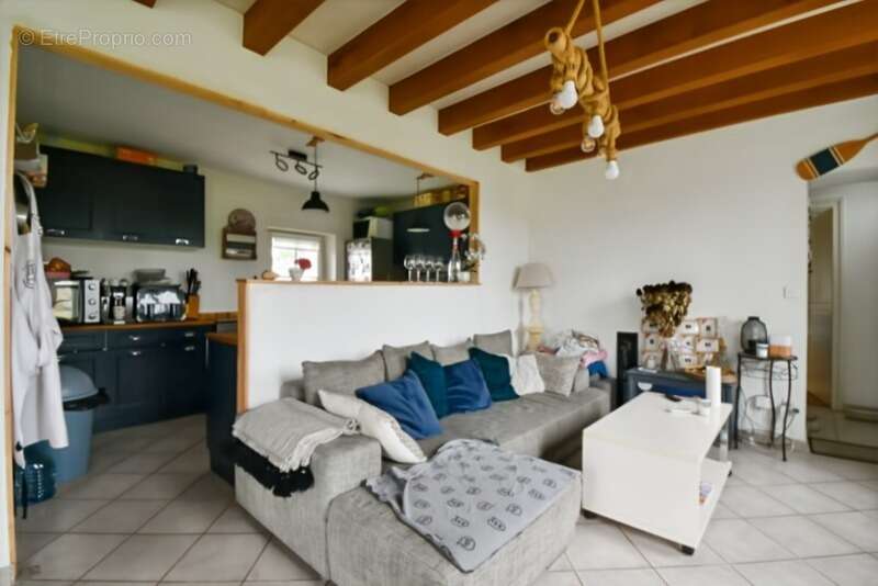 Maison à VALLON-EN-SULLY