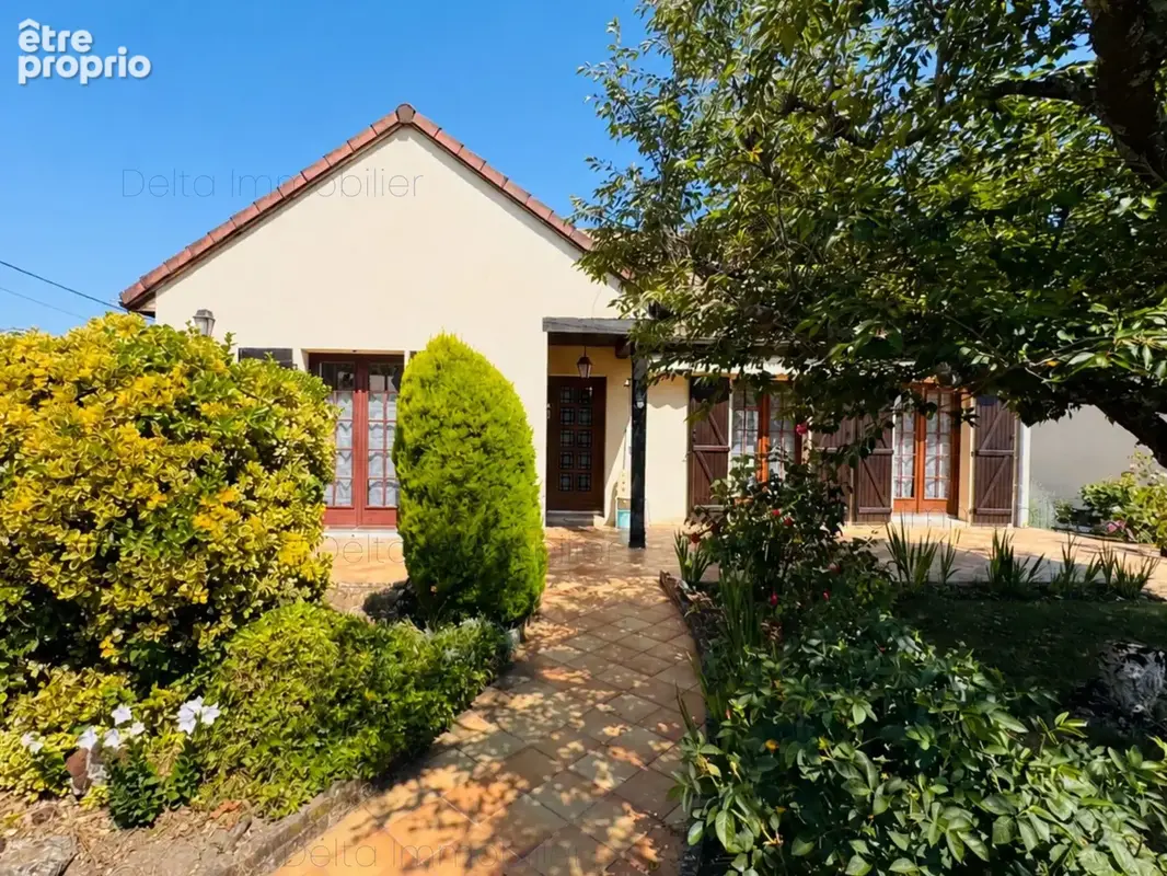 Photo 1 - Maison à MEHUN-SUR-YEVRE