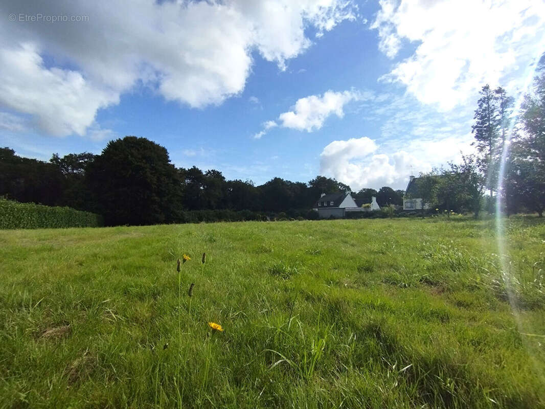 Terrain à SAINT-EVARZEC