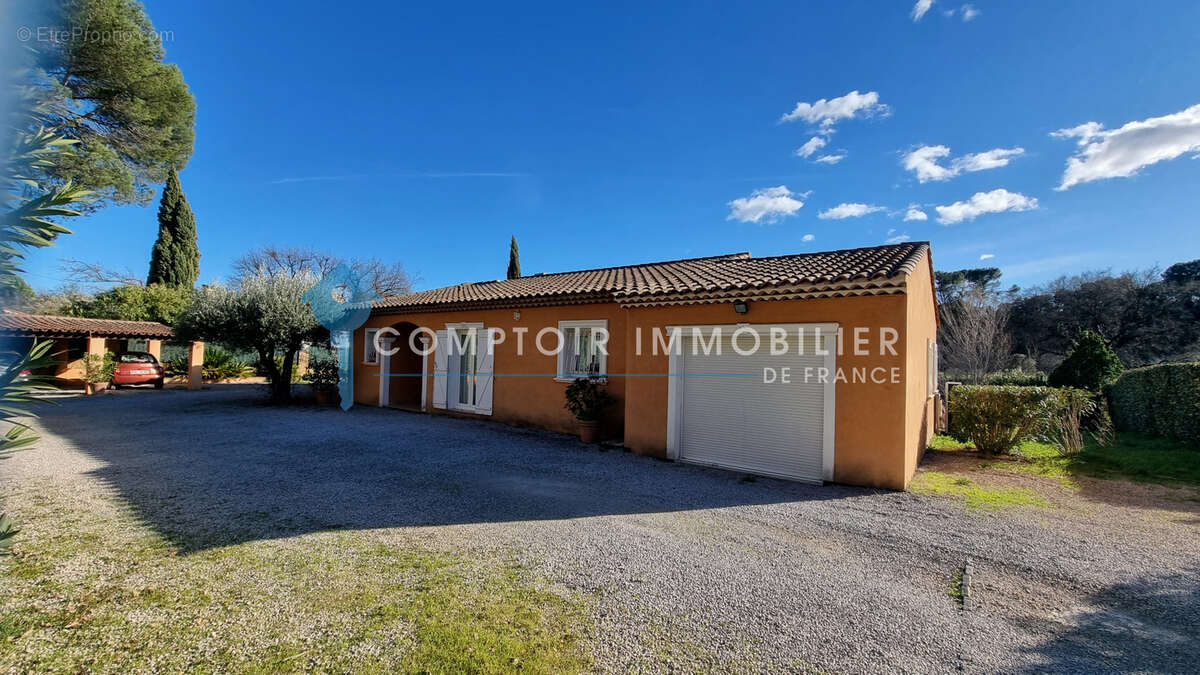 VAR (83) - À VENDRE - LA MOTTE - Superbe Villa 4 chambres avec piscine dans un environnement bucolique - photo 15