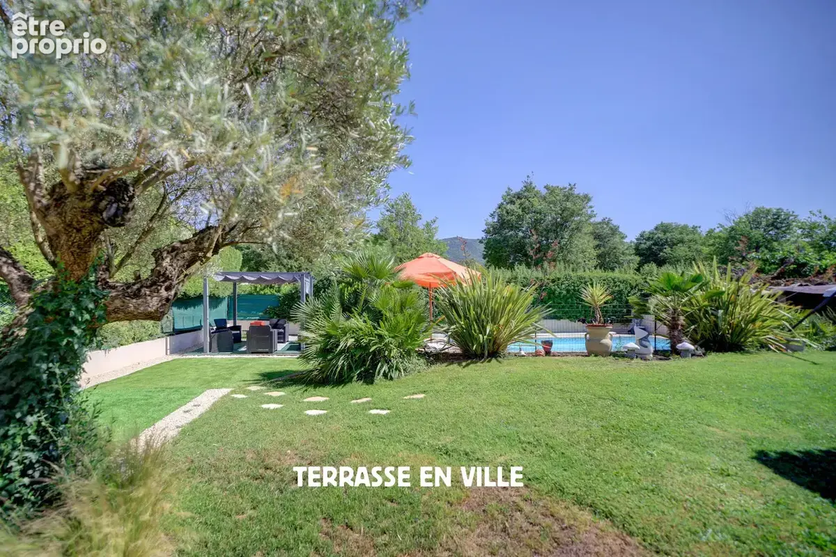 St zacharie - proche centre village - maison familiale t5 - jardin - piscine - vue - calme - 649 000 € - photo 4