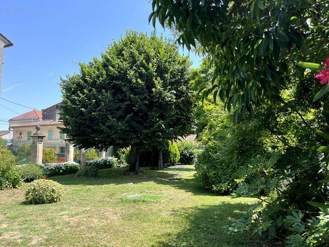 Maison à SAINT-ANDRE-DE-CUBZAC