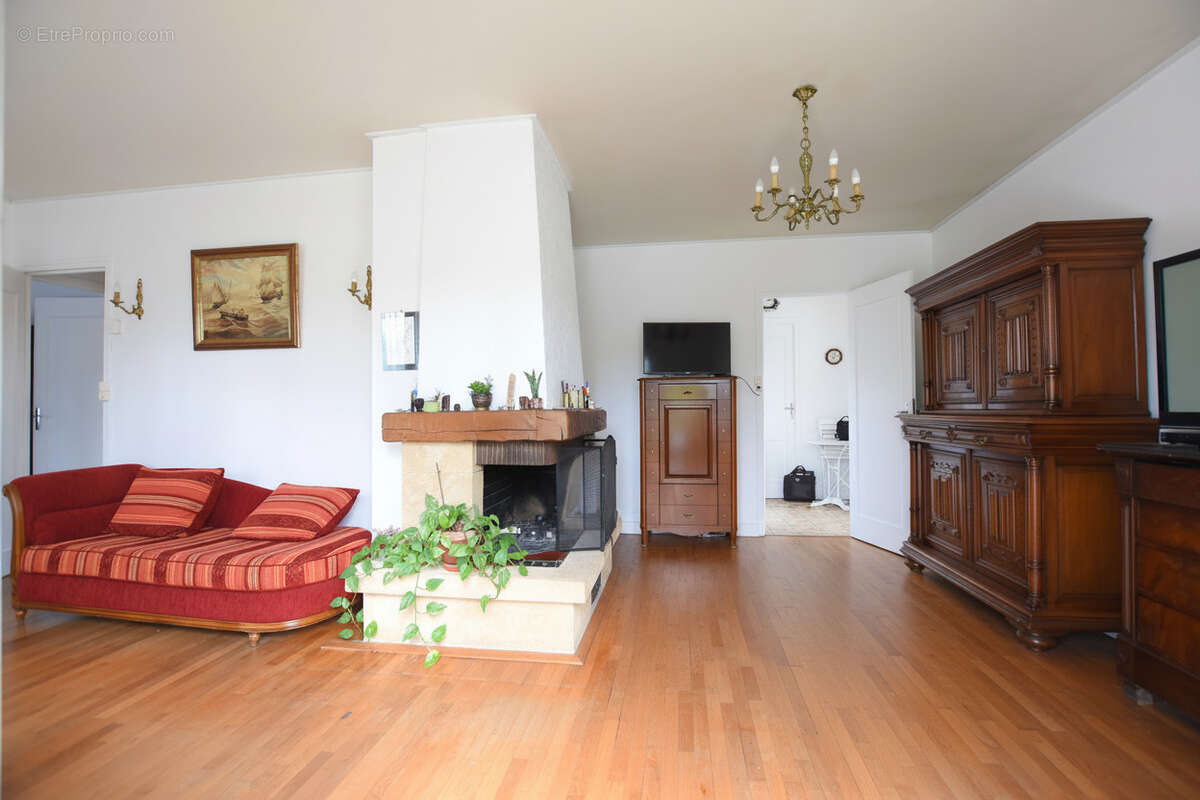 Maison à LES ESSARTS-LE-ROI