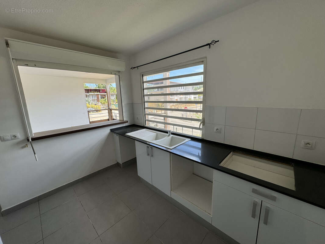 Appartement type T2 secteur Montabo - photo 3