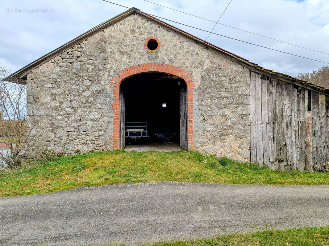 Autre à SAINT-MAMET-LA-SALVETAT