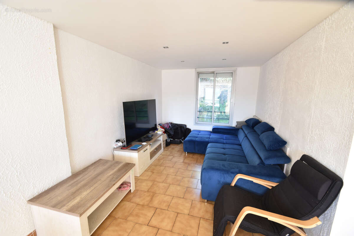 Appartement à CARROS