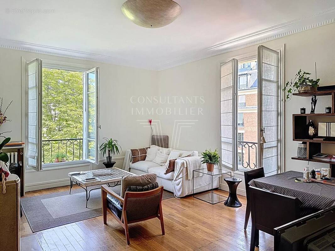 Appartement à PARIS-15E