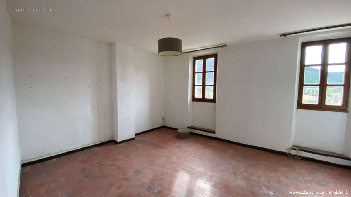 Maison à MONTBRUN-LES-BAINS
