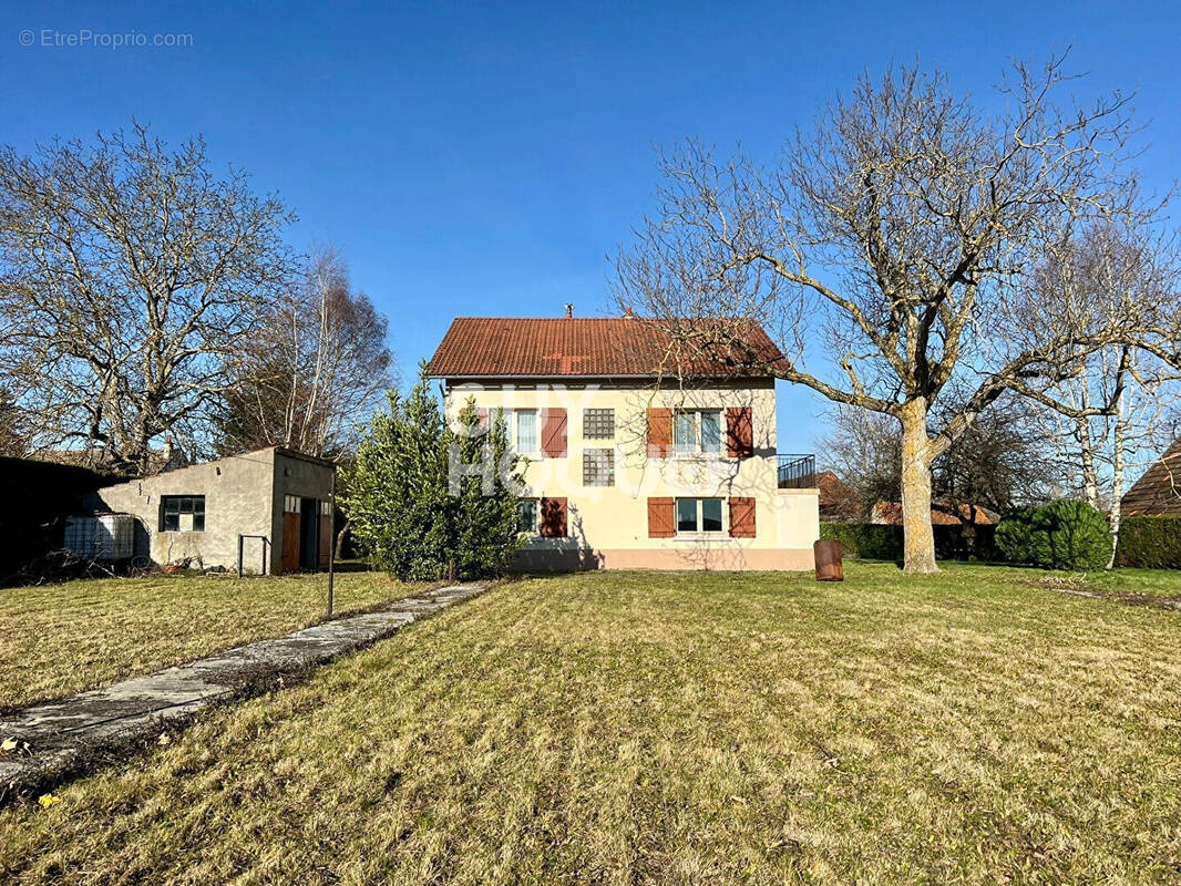 Maison à COGNAT-LYONNE