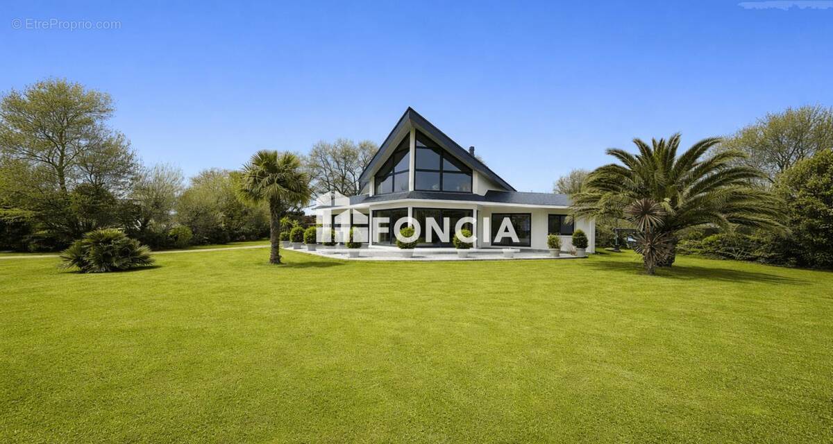 Maison à GUIPRONVEL