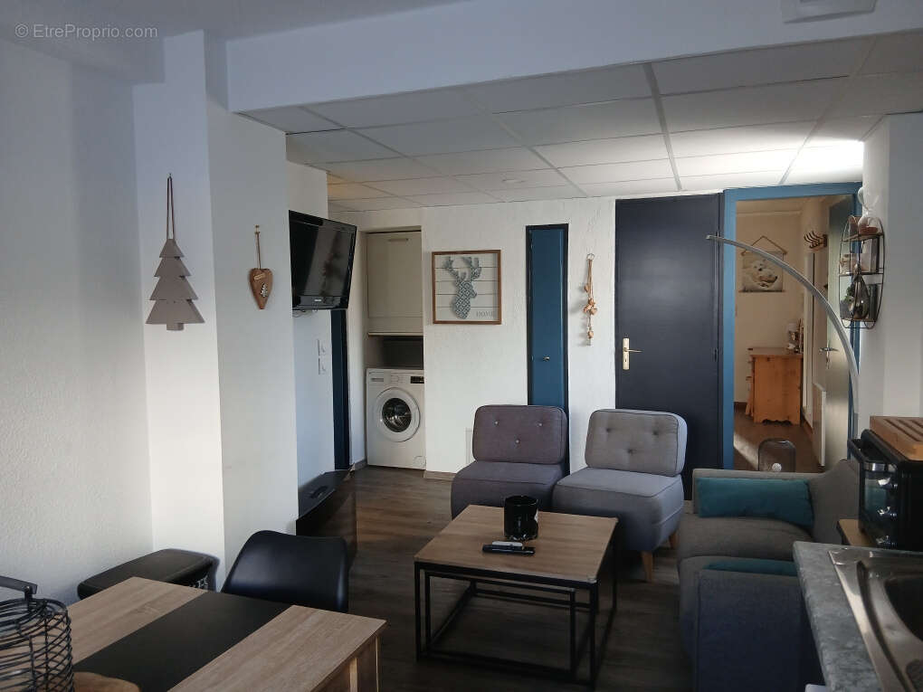 ST FRANCOIS LONGCHAMP Appartement T2 plein centre - photo 8