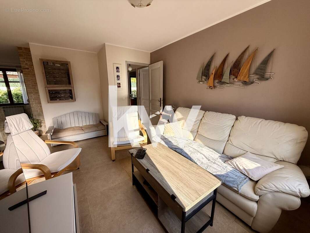 Maison à POURRIERES