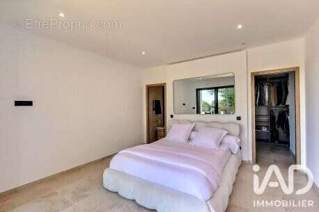 Maison 190 m² à Uzes  - photo 4