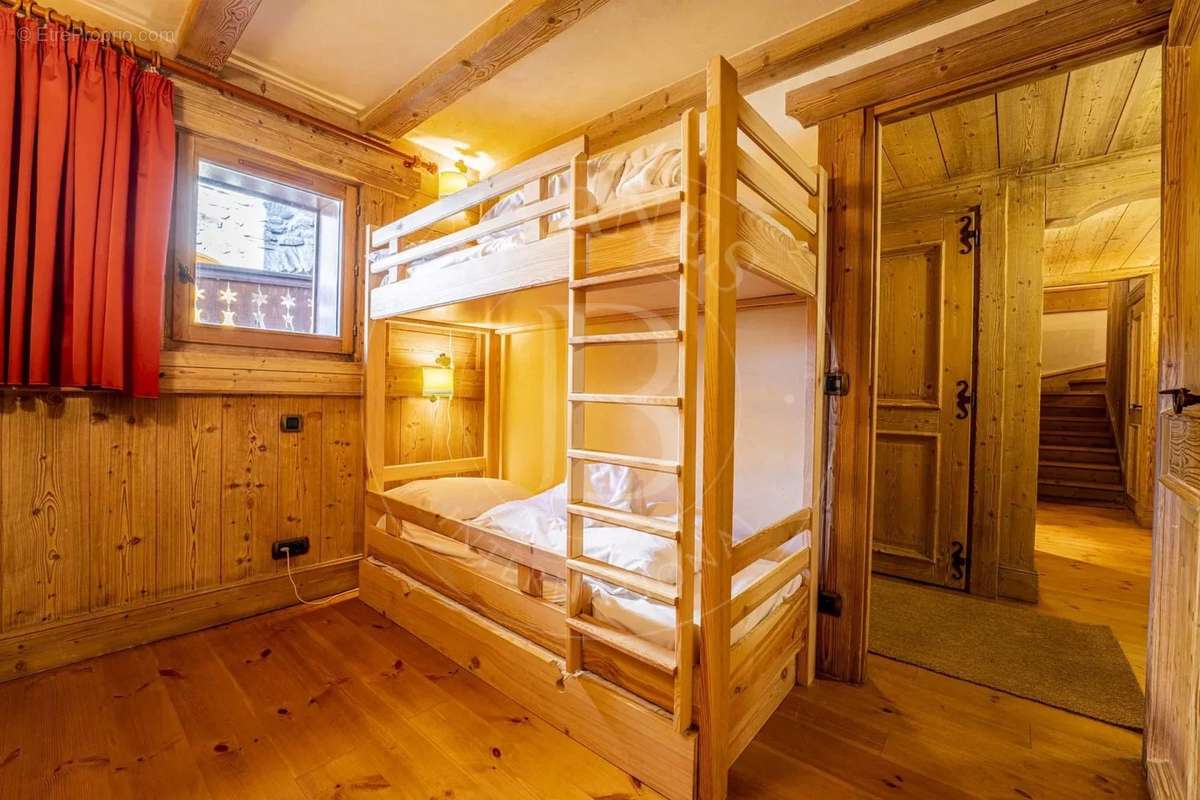 Maison à LES ALLUES