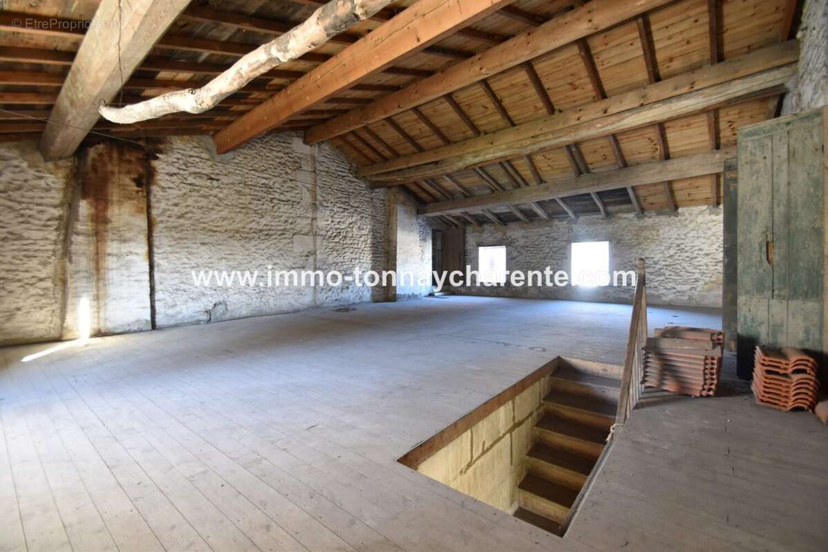 Maison à TONNAY-CHARENTE