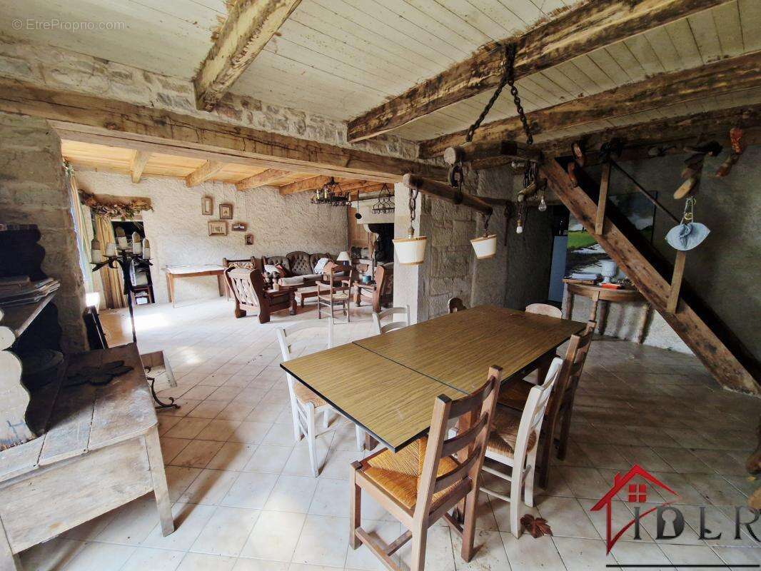 Maison à FRESNES-SUR-APANCE