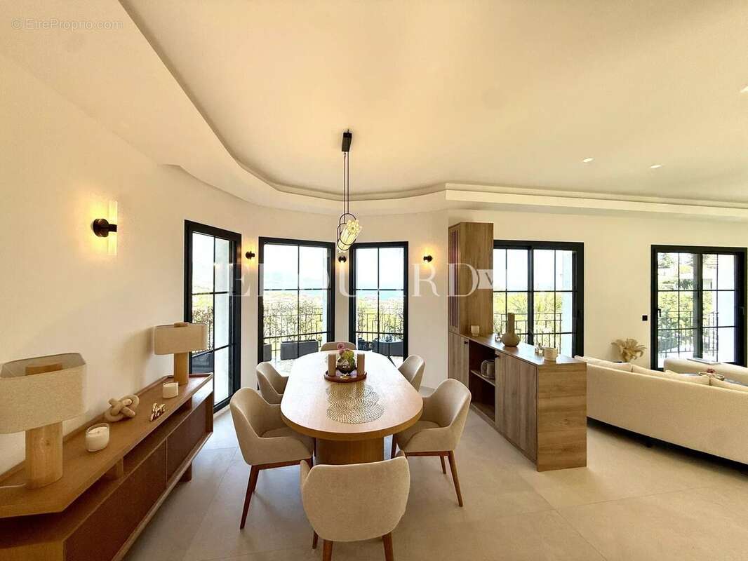 Superbe villa contemporaine avec piscine, une oasis de lumière au cœur de Roquebrune Cap Martin - photo 6