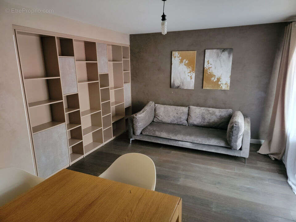 SALON - Appartement à ANNEMASSE