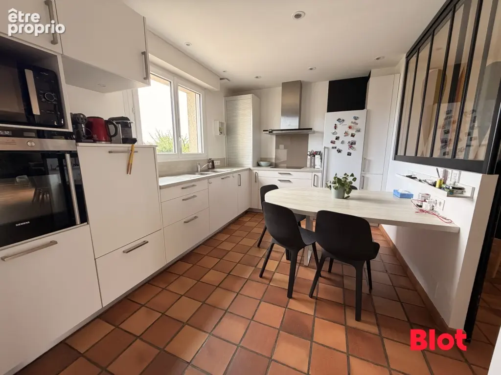 Maison 8 pièces 218 m² à vendre à Mordelles (35310) - photo 4
