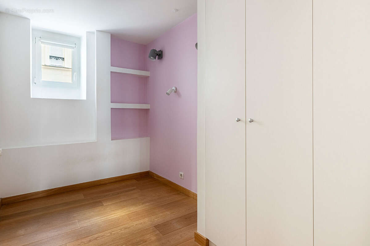 Appartement à PARIS-14E