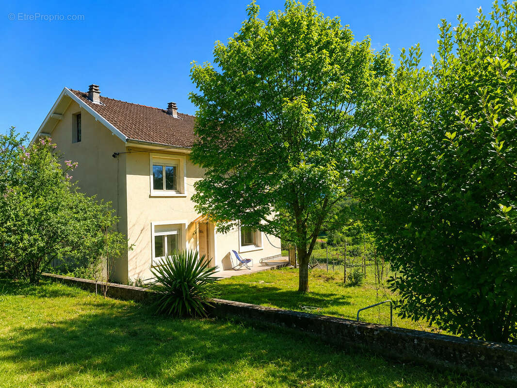 Maison à LA BATIE-DIVISIN