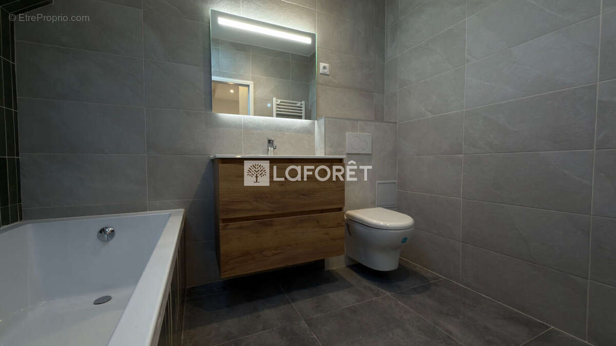 Appartement à SALINS-LES-THERMES