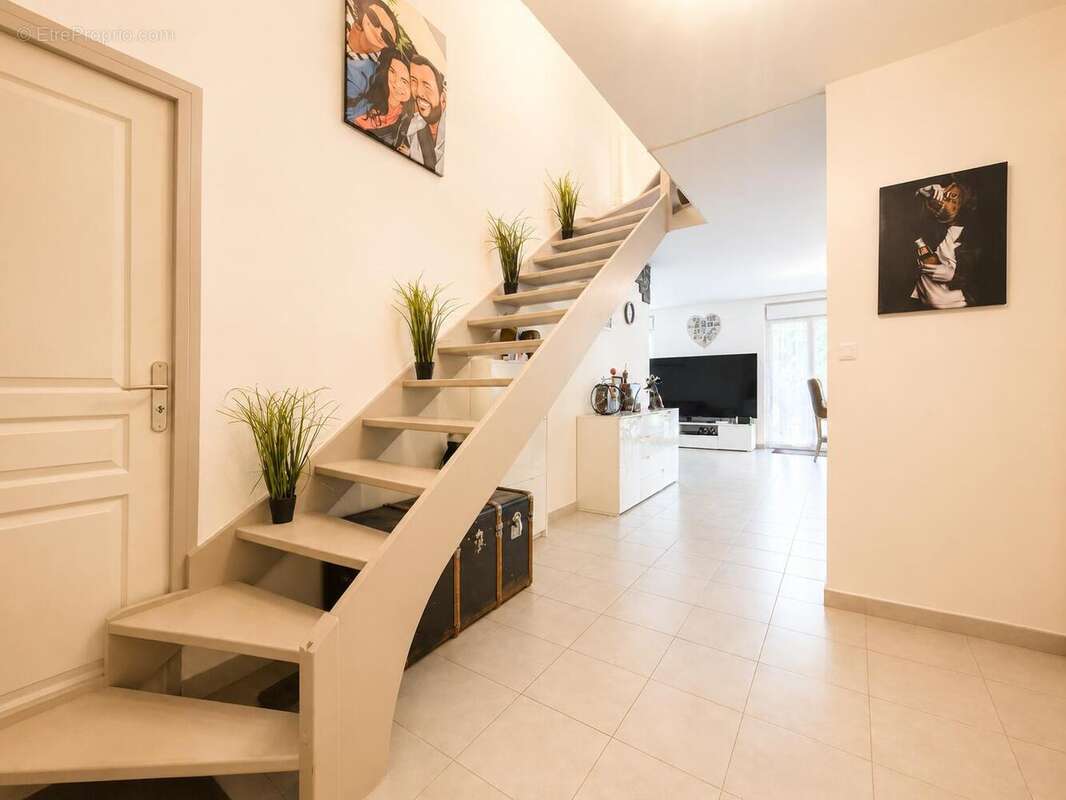 Maison 97 m² à Saint-Pierre-En-Faucigny  - photo 38