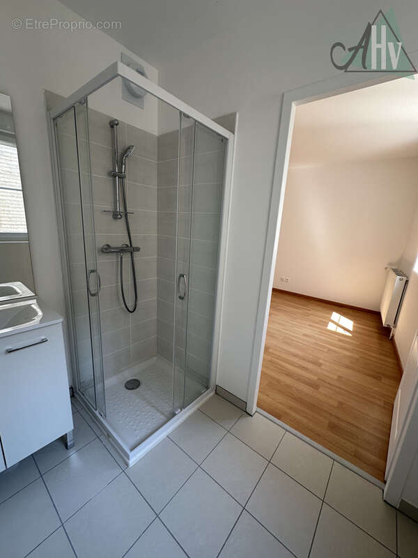 77 - NANGIS, Bel appartement F2, environ 50 m2 avec place de parking - photo 5