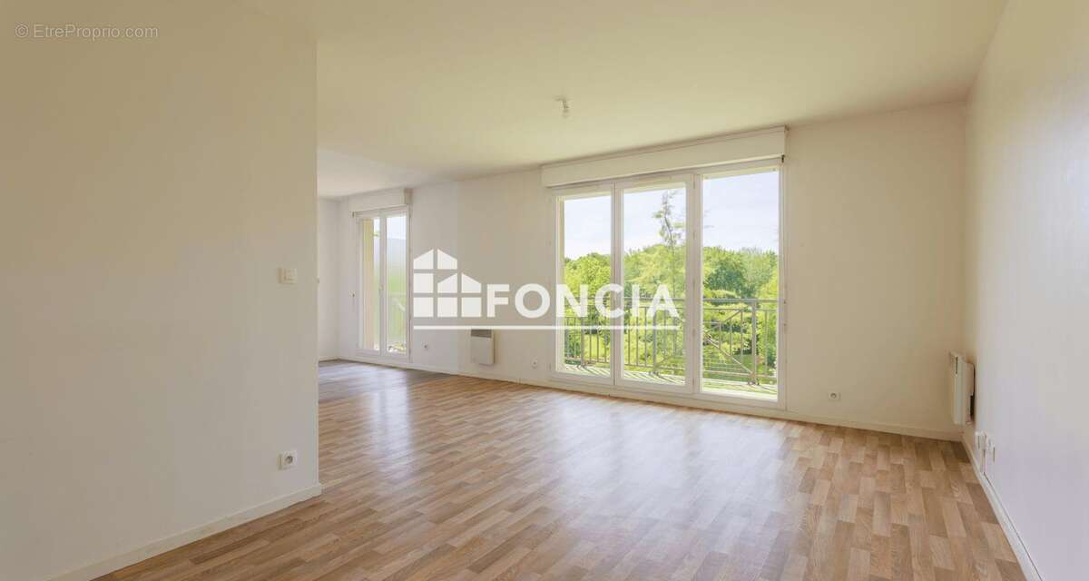 Appartement à BUSSY-SAINT-GEORGES