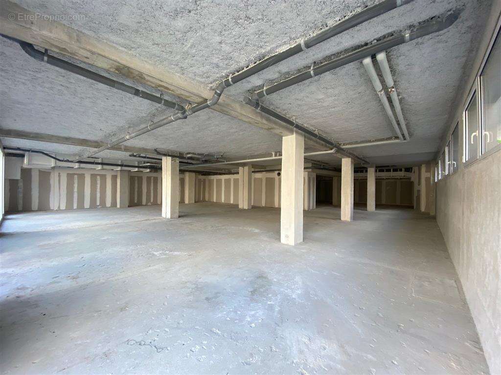 Commerce à IVRY-SUR-SEINE