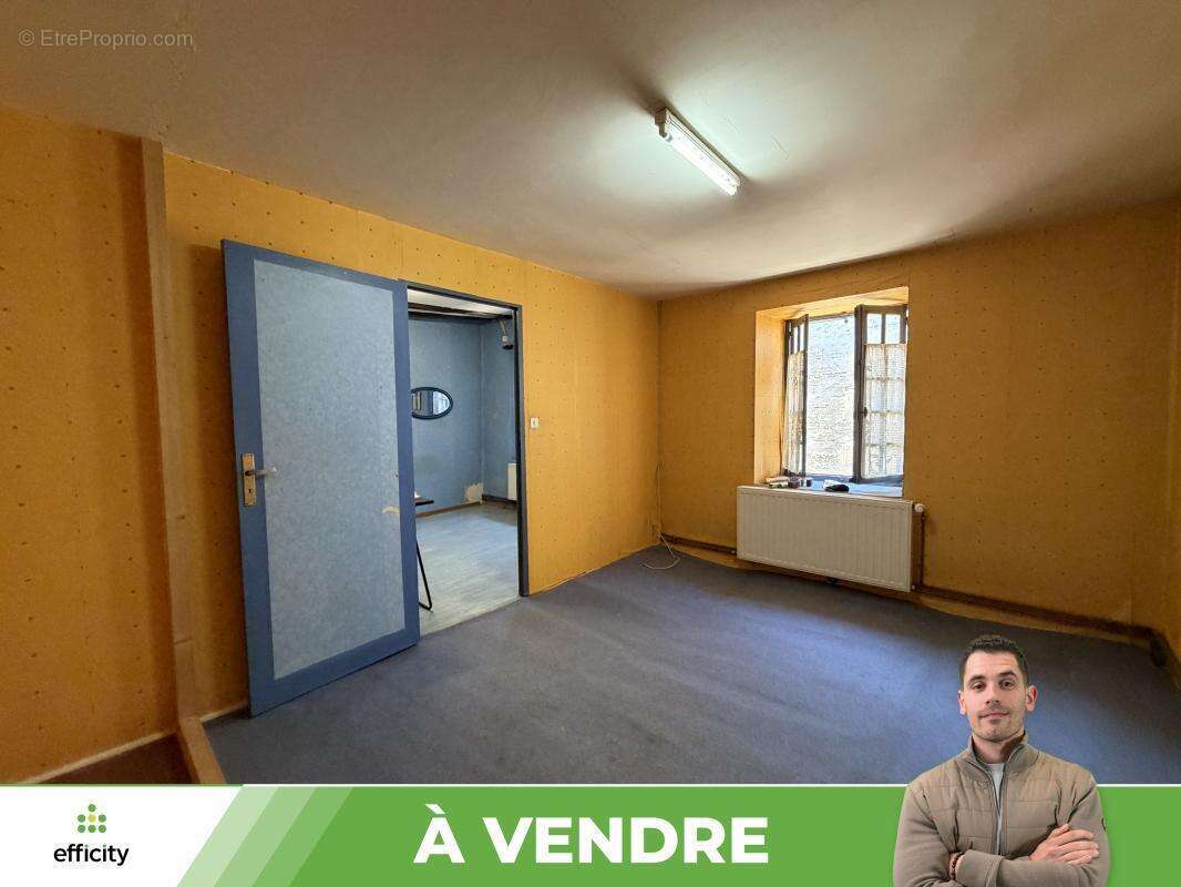 Appartement 15 pièces 310 m² à vendre à Usson-Du-Poitou (86350) - photo 8