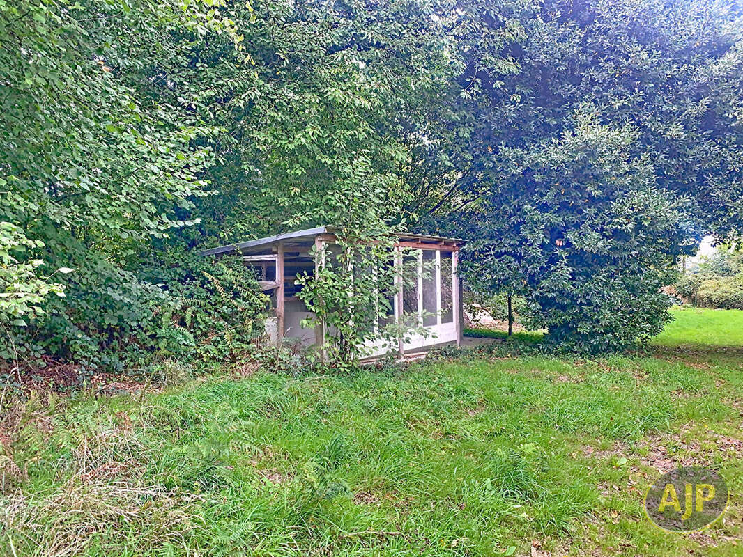 Terrain à BOUILLE-MENARD