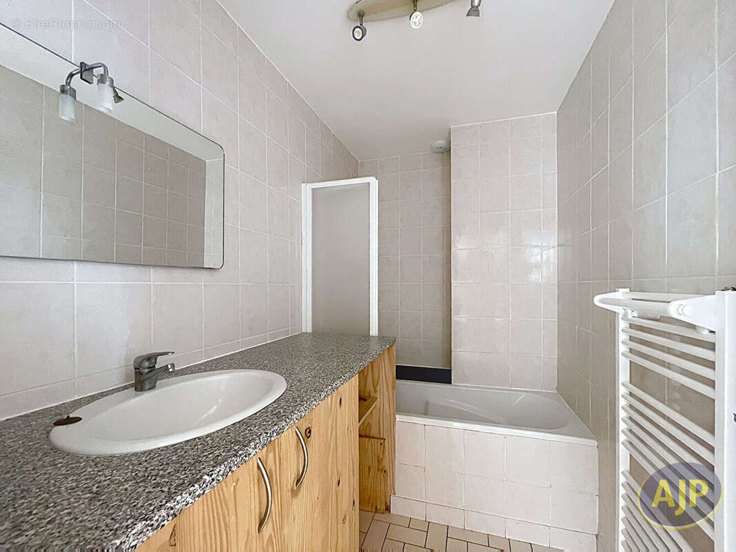 Maison à BOUGUENAIS