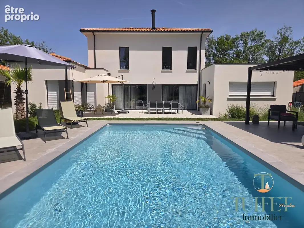 Maison 194 m² à Breuillet  - photo 6