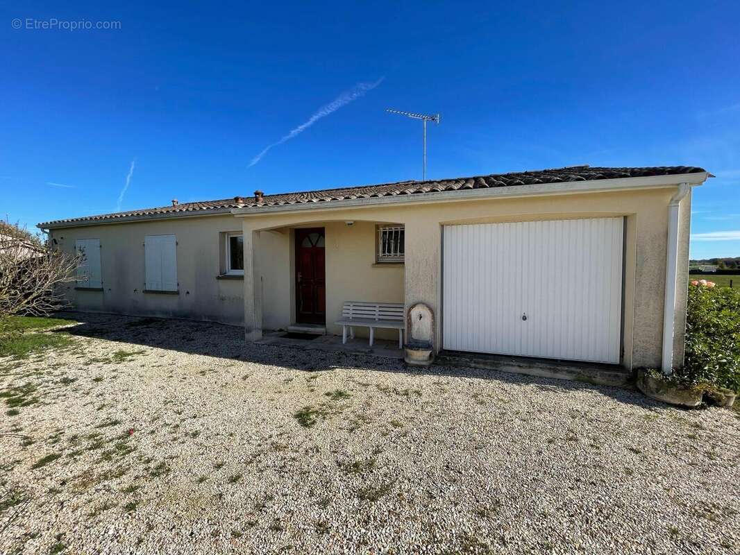 Photo 2 - Maison à SAINT-ANGEAU