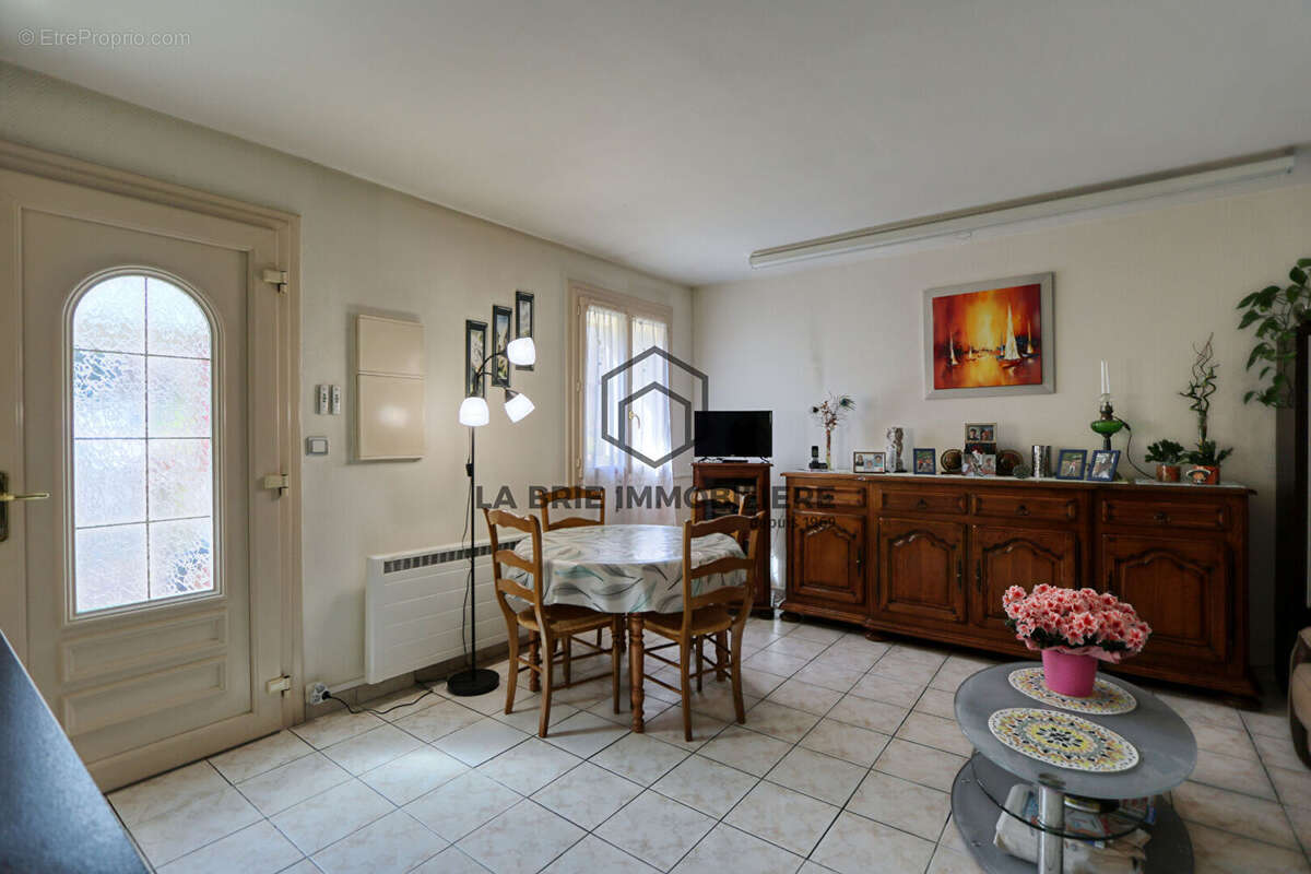 Maison à VILLECRESNES