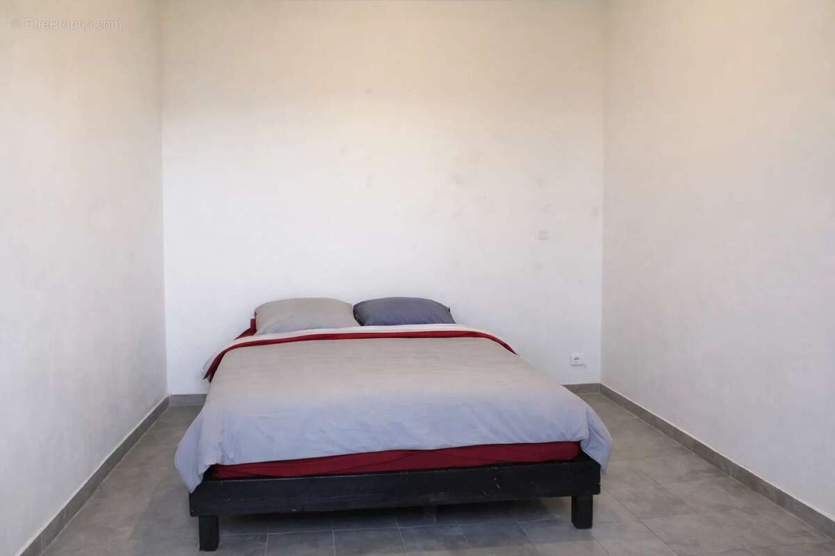 Appartement à GALLARGUES-LE-MONTUEUX