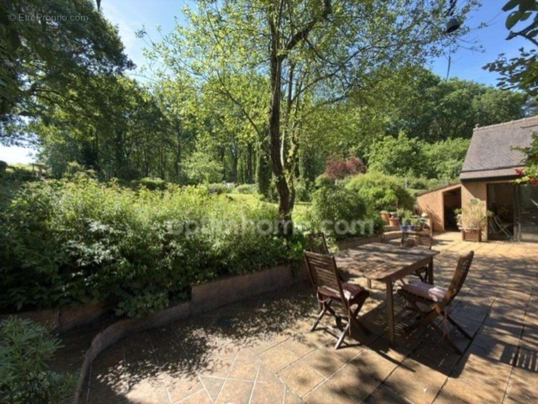 Val Saint-Germain 91530. 45 KM DE PARIS – Propriété rare sur 9788 M², Belle maison 157 m² avec 5 chambres. DPE /D - photo 6
