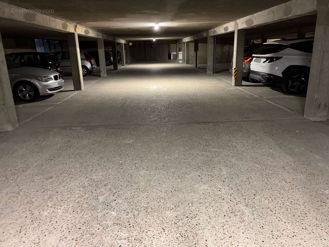 Parking 12 m² à Vincennes  - photo 2
