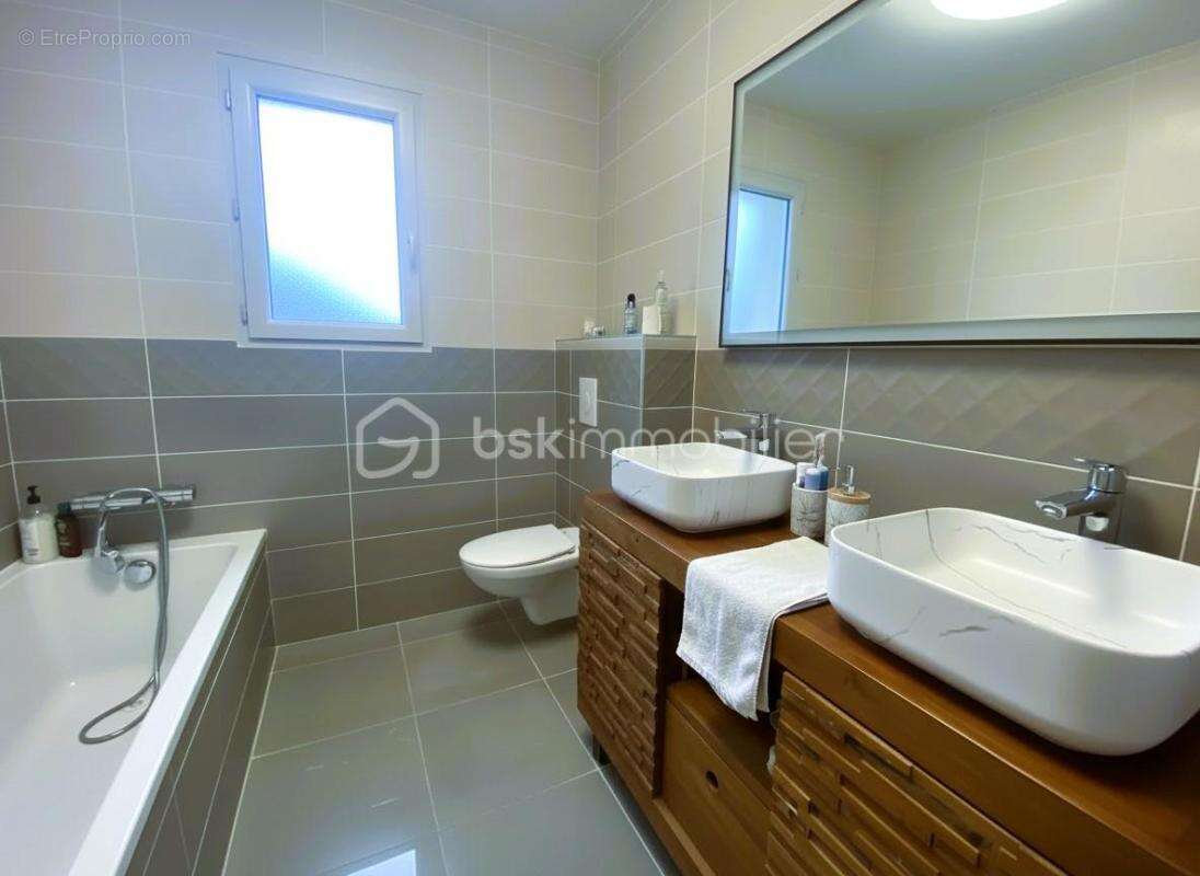 Maison à SAINT-SATURNIN-LES-APT