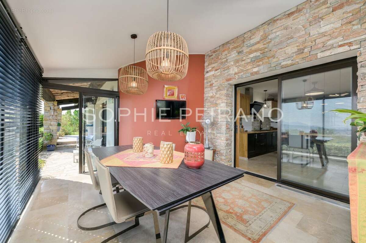 Maison à MOUGINS