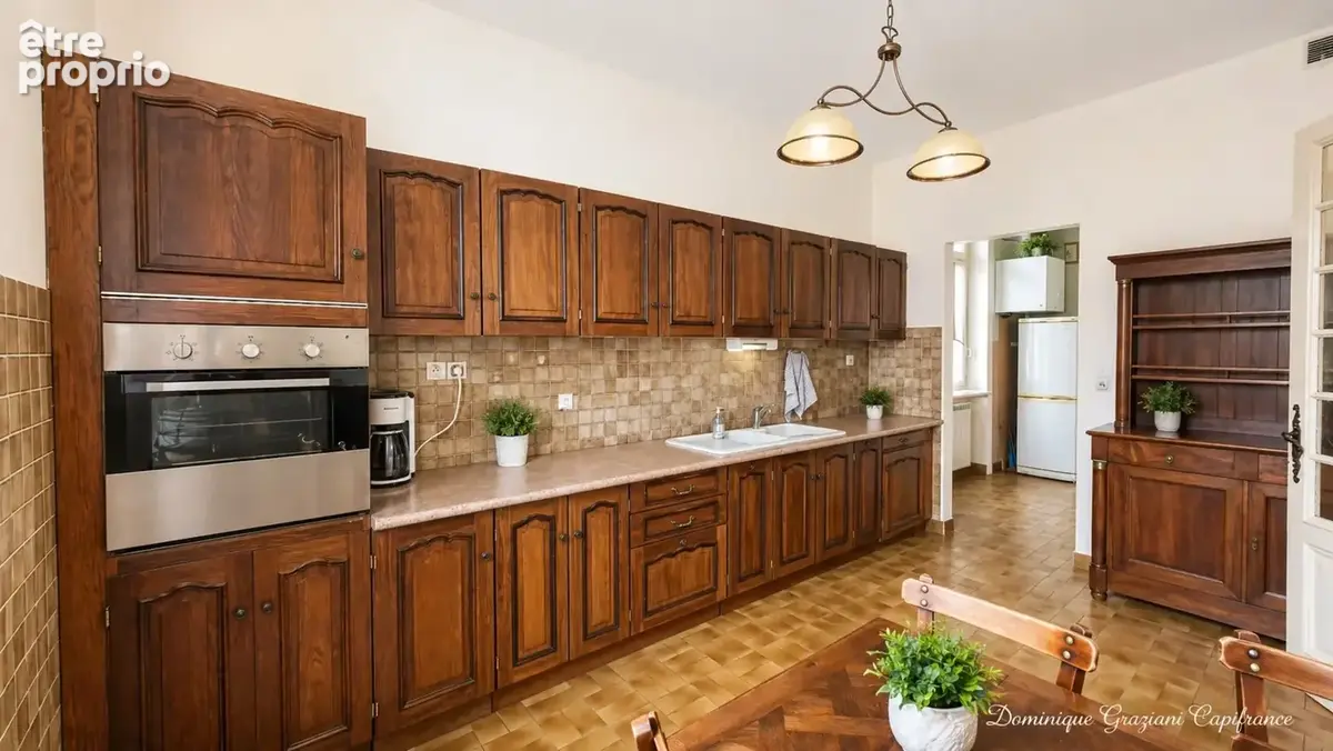 BAS DE MAISON DE 152 M2 avec jardin privatif, 4 chambres ,Centre bourg d'Aurec sur Loire - photo 8
